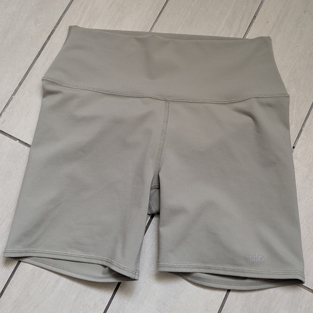 Alo High-Rise Bike Shorts in Sage